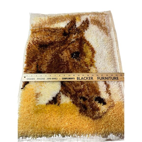 Vintage 70s Latch Hook Brown Horse Head Finished Gallery Wall Art or Rug 20x29” - Picture 3 of 7